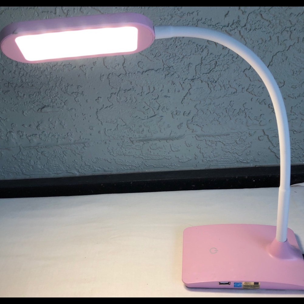 (1) IVY LED Desk Lamp w Built-in USB Charger - Picture 5 of 8